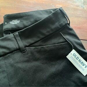 Old Navy High-Rise Pixie Pants in Black